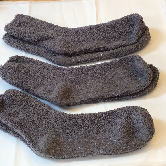 🍀2/$10☘️Pembrook Gripper socks, large gray, slipper socks set of 3 - Picture 4 of 7